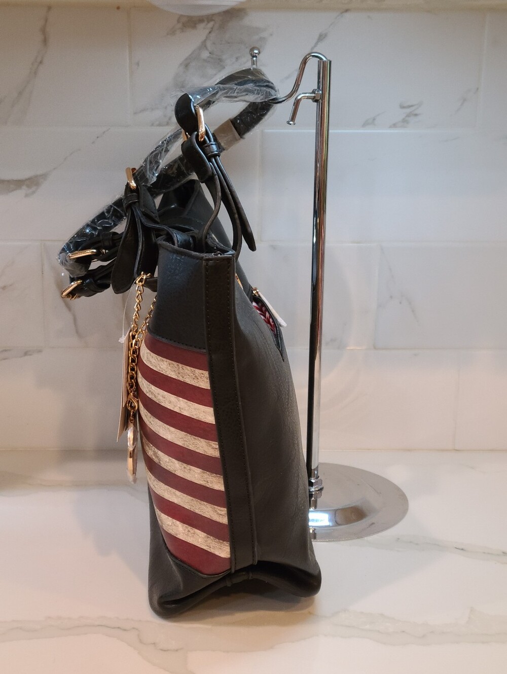 American Flag Tote Bag with Gold Charm - Black / Red / Cream - Picture 5 of 10